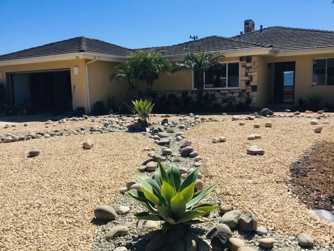 Building Photo - Camarillo Heights 3 Bedroom Rental