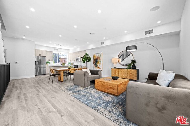 Photo - 1957 Preuss Rd