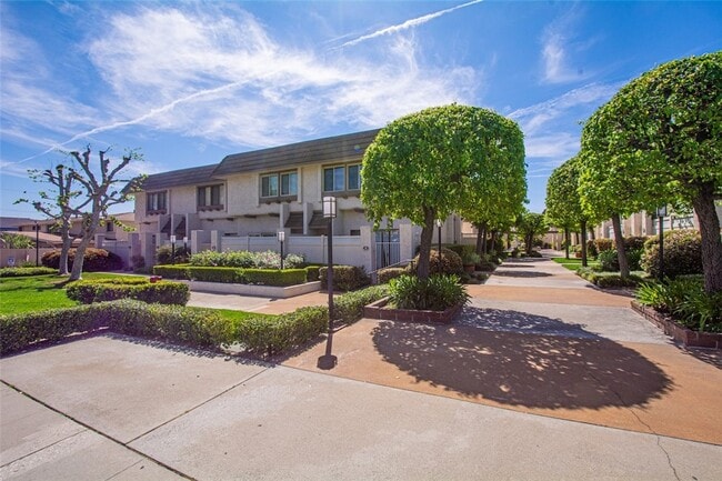 Photo - 848 W Huntington Dr Unit 28