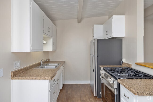 Building Photo - Sea Breeze Garden Apartments