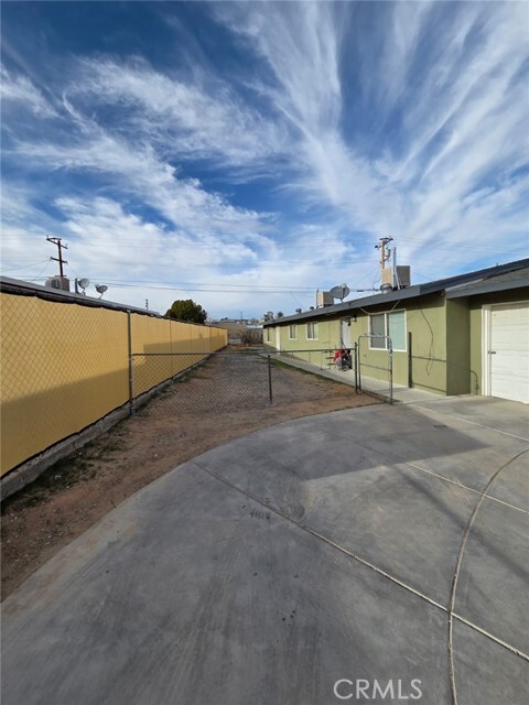 Photo - 933 Carson St Townhome