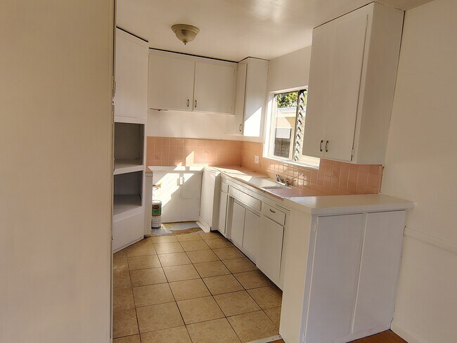 Photo - 7920 Selma Ave