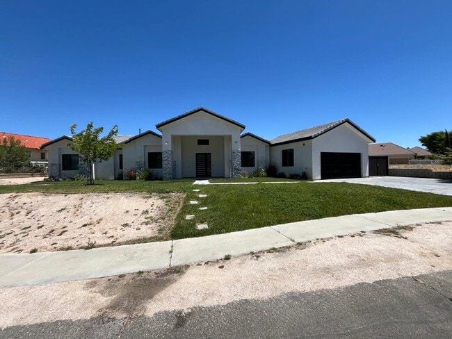 Building Photo - 41446 Manzanita Dr