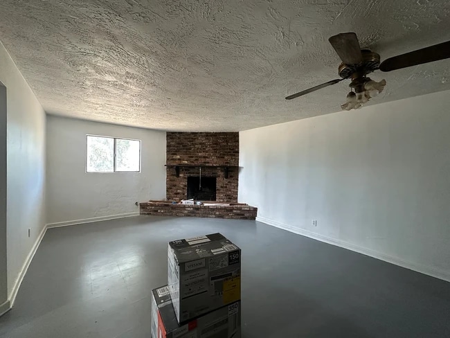 Building Photo - 10315 Acacia Ln Unit #2