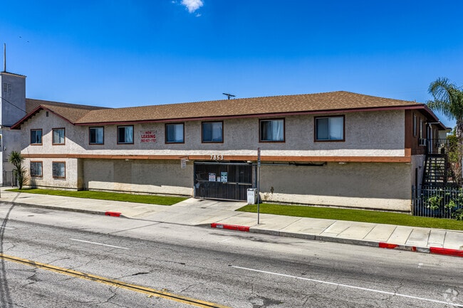 Building Photo - 7853 State St