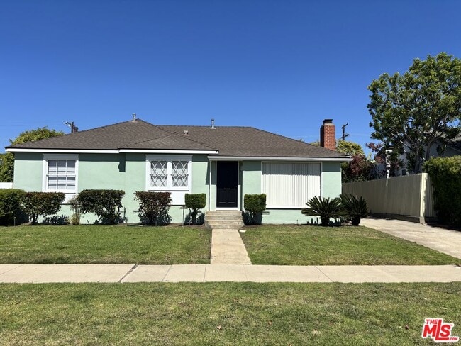 Photo - 8112 Loyola Blvd House