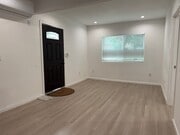 18415 Tuba - 18417 Tuba St