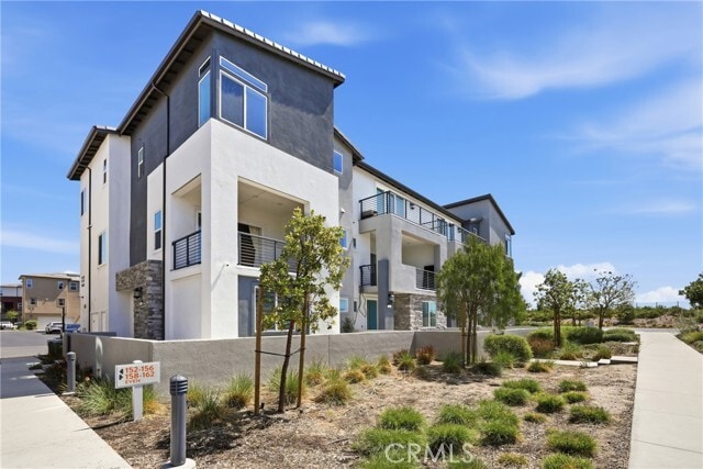 Building Photo - 158 Restore