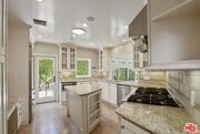 Photo - 530 Westmount Dr