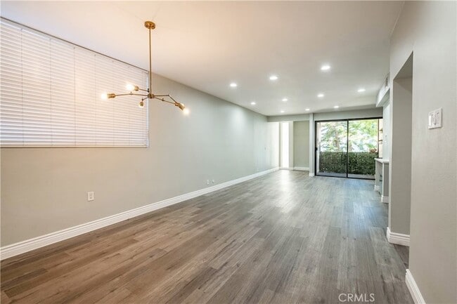 Photo - 1305 N Columbus Ave Unit 103