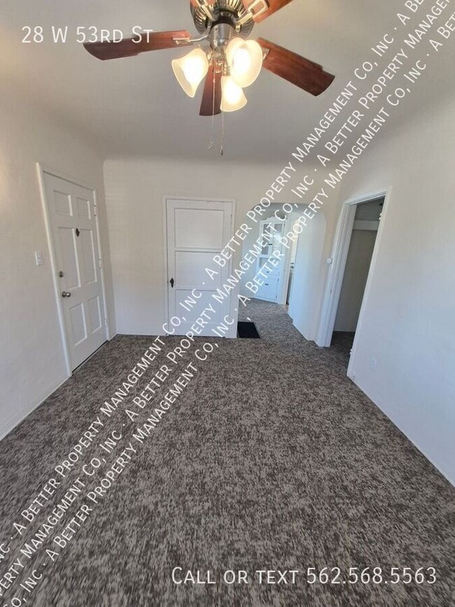 Photo - 28 W 53rd St