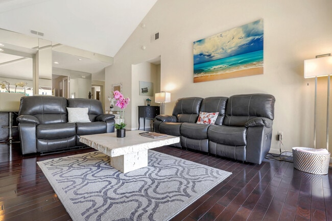 Photo - 142 Lakeshore Dr