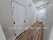 Photo - 4888 Ellington St