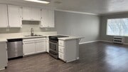 Photo - Twin Pines Apartments