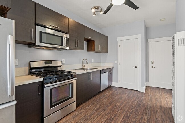 Building Photo - 138 Elm Ave Rental