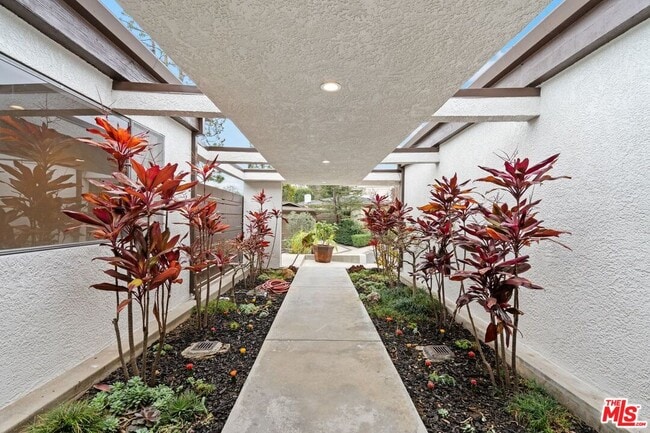 Photo - 3135 Chandelle Rd