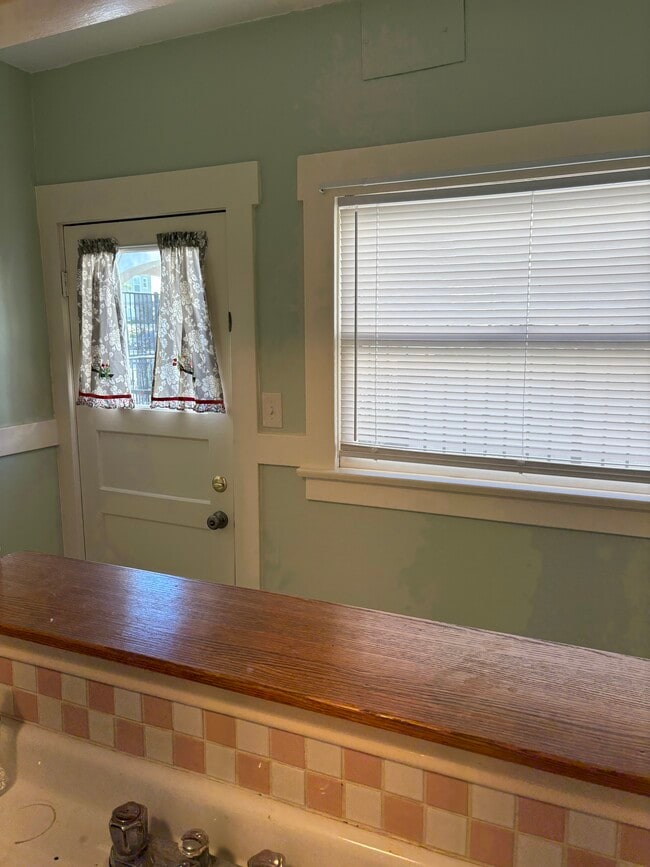 Photo - 252 N Wilson Ave Unit 252