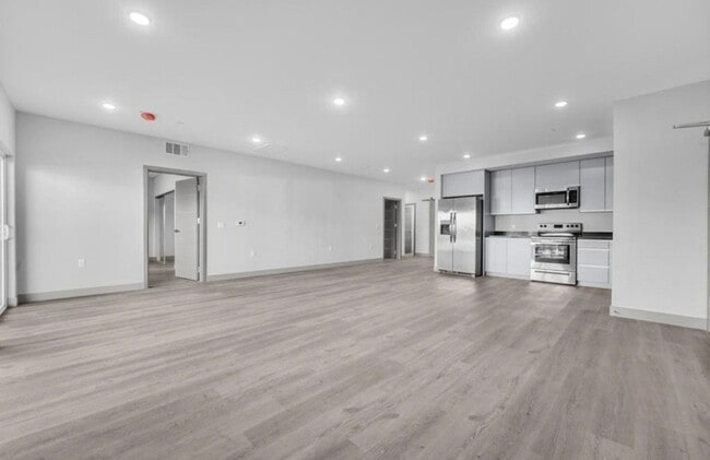 Photo - 7040 Woodman Ave Unit 107