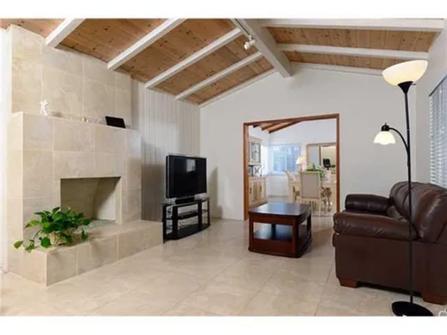 Photo - New construction house in La Jolla. Gustavo Lopez AMSI