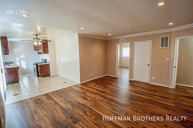 Photo - 1439 S Point View St Unit 3