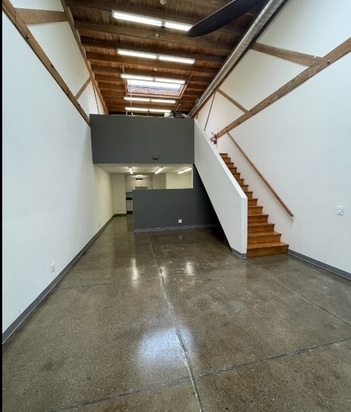 Interior Photo - 805 E. 7th St.