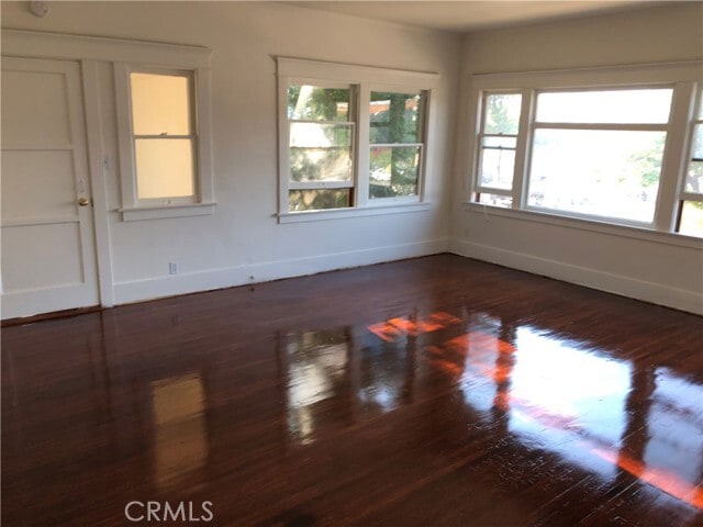 Photo - 342 E 8th St