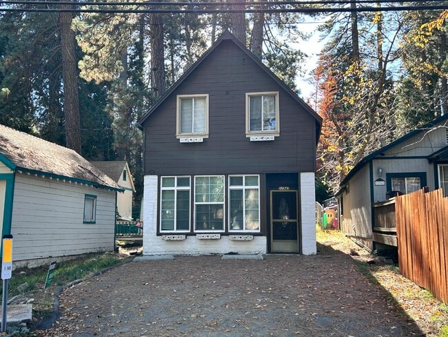 Photo - 22947 Waters Dr