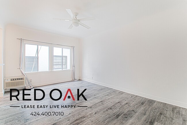 Building Photo - 121 N Kenmore Ave Unit 203