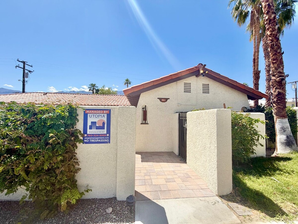 COMING SOON!! 2 Bedroom 1 Bathroom apartment in Palm Springs! - COMING SOON!! 2 Bedroom 1 Bathroom apartment in Palm Springs! Unit 03
