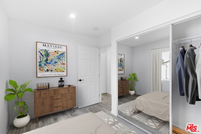 Photo - 7309 N Wilbur Ave