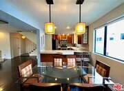 Photo - 805 N W Knoll Dr Unit 1