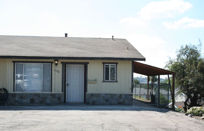 Building Photo - Helix 1380-82 Unit 1382 Helix