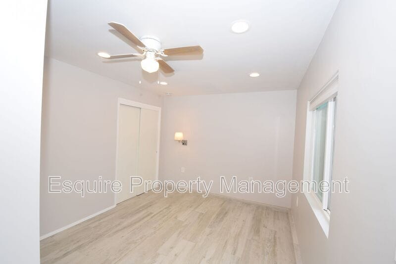 Photo - 138 Oak St