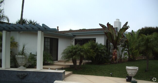 Building Photo - 5932 Soledad Mountain Rd Unit Guest House