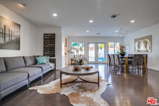 Photo - 12527 Emelita St