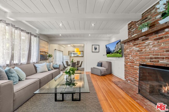 Photo - 23057 Sylvan St