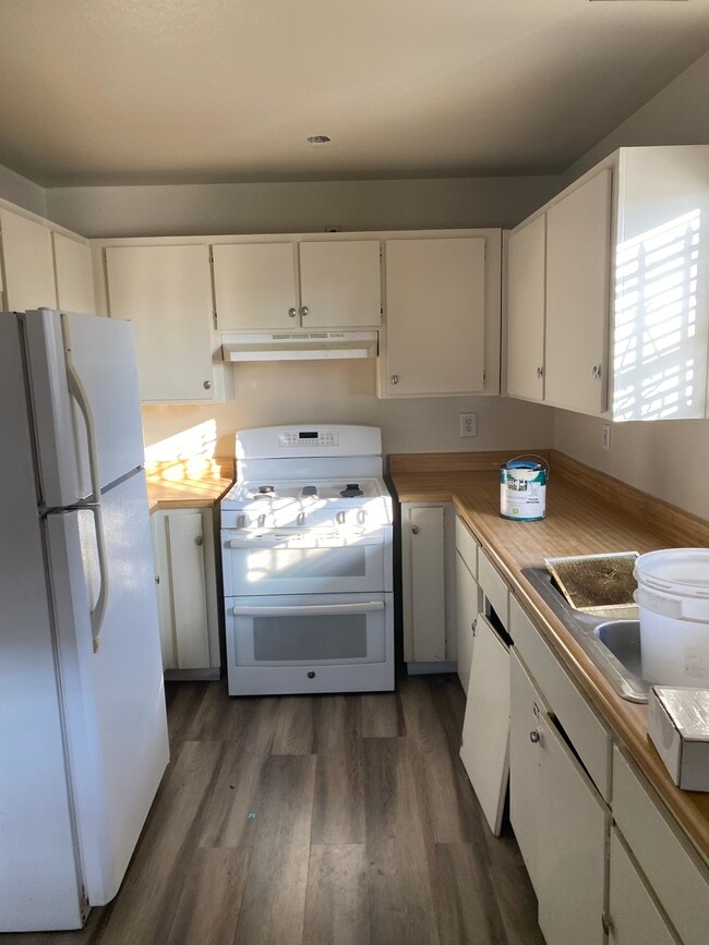 Photo - 11752 Slater St