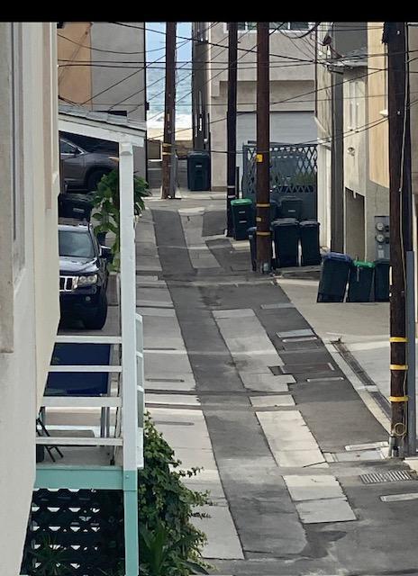 Alley view to beach and sand - 127 24th St
