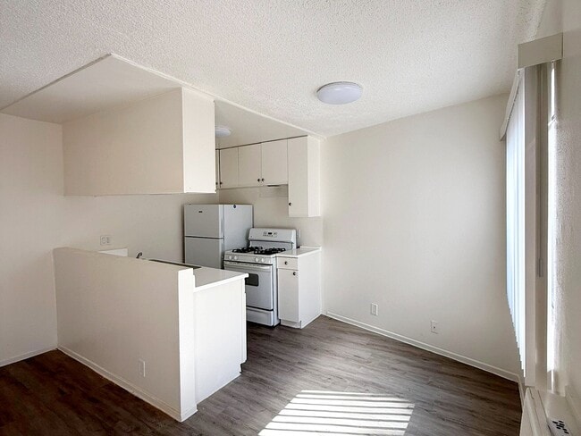Photo - 4688 Huntington Dr S Unit 101