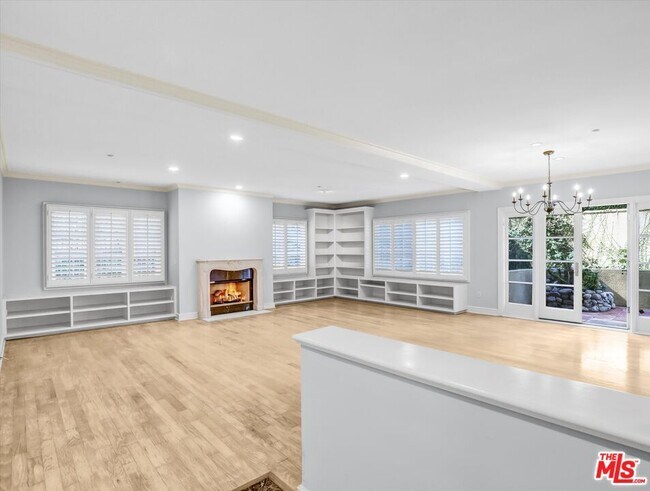 Photo - 277 S Spalding Dr Unit 102