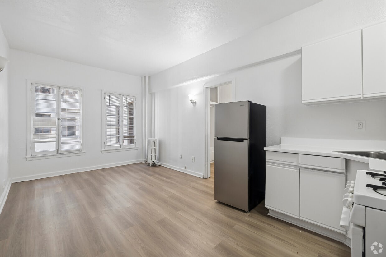 3D Tour - 418 S. Normandie Ave