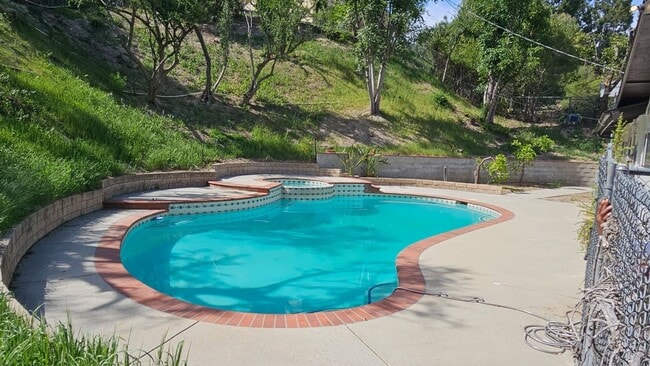 Gorgeous Newly Remodeled 4 Bedroom 2 Bath ... - Gorgeous Newly Remodeled 4 Bedroom 2 Bath ... House