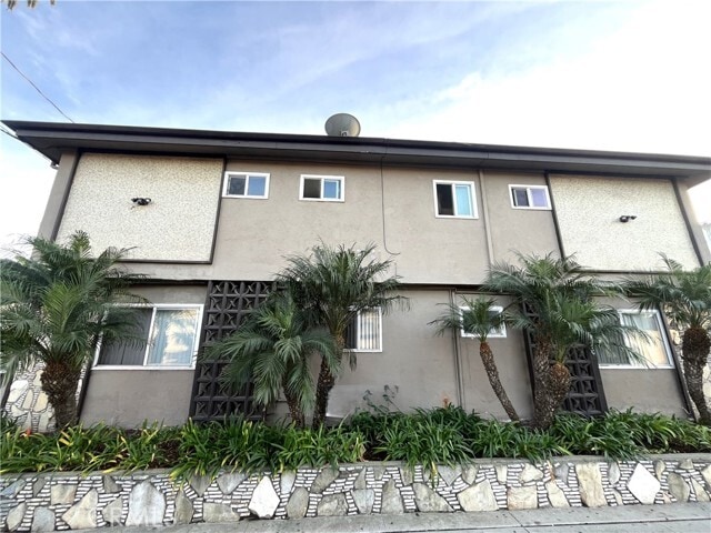 Building Photo - 4750 W Broadway Unit E