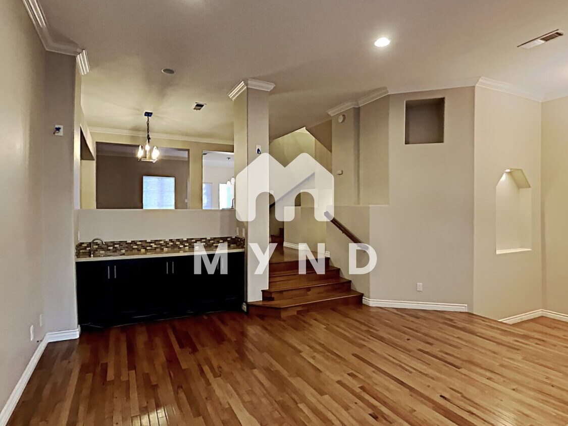 3D Tour - 5117 Renaissance Ave