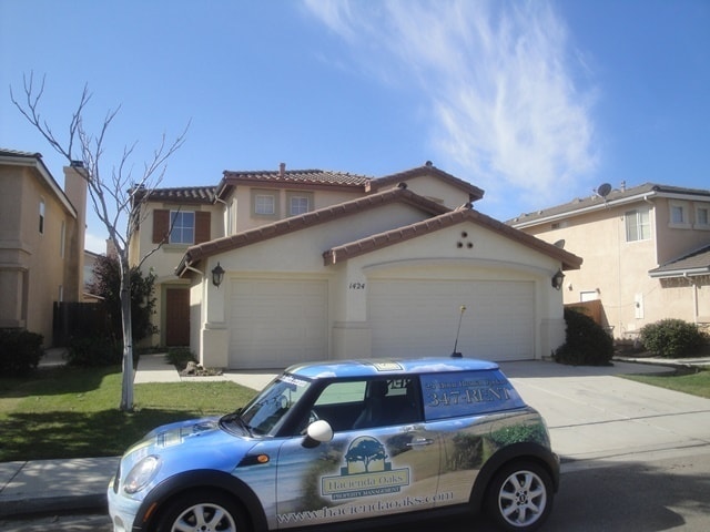 Building Photo - Beautifully upgraded Newer Home