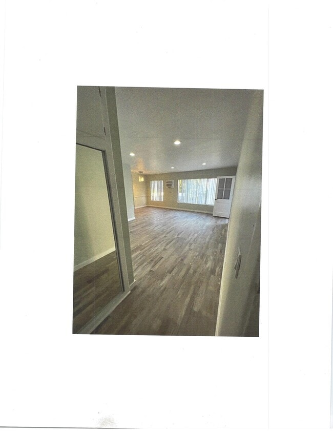 entrance - 1472 S Wooster St Unit 6