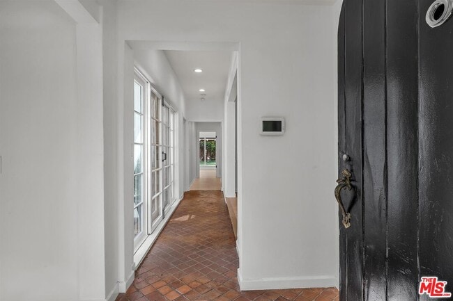 Photo - 629 N Rexford Dr