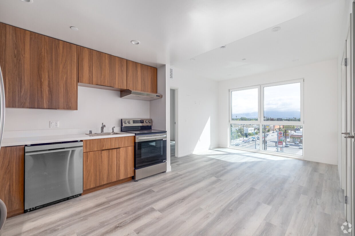 Floor Plan - 2 Bedroom 2 Bath