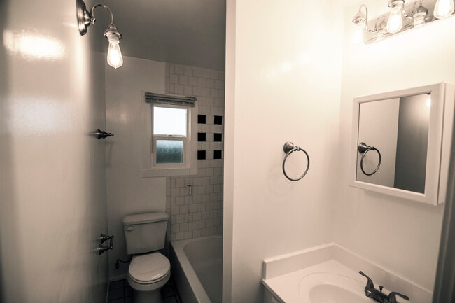 Photo - 950 North Hayworth Avenue