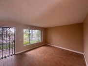 Photo - Spacious 3-Bedroom Townhome in Beautiful O...